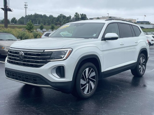 Certified 2026 Volkswagen Atlas SE FWD image 3
