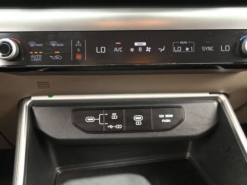 Used 2026 Kia Carnival FWD image 20