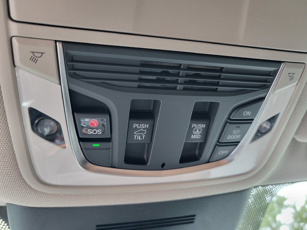 Used 2025 Acura MDX w/ Technology Package FWD image 34