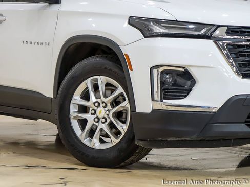 Used 2023 Chevrolet Traverse LS w/ Safety Package AWD/4WD image 3