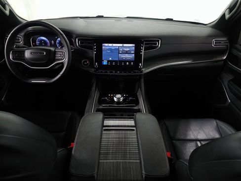 Used 2024 Jeep Wagoneer Series III image 13