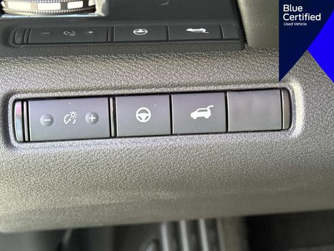 Used 2025 Nissan Pathfinder SV AWD/4WD image 28