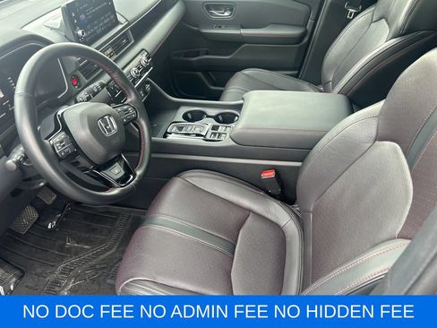 Used 2025 Honda Pilot Black Edition image 11
