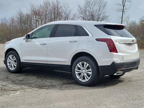 New 2026 Cadillac XT5 Luxury w/ LPO, Floor Liner Package AWD/4WD image 5