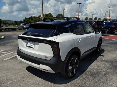Certified 2025 Nissan Kicks SR FWD image 5