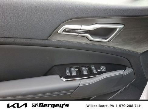 Used 2025 Kia Sportage X-Line w/ Premium Package AWD/4WD image 9