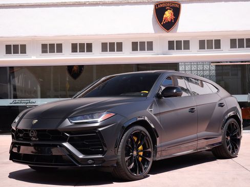 Used 2022 Lamborghini Urus AWD/4WD image 25