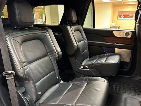 Used 2024 Lincoln Navigator Reserve AWD/4WD image 14