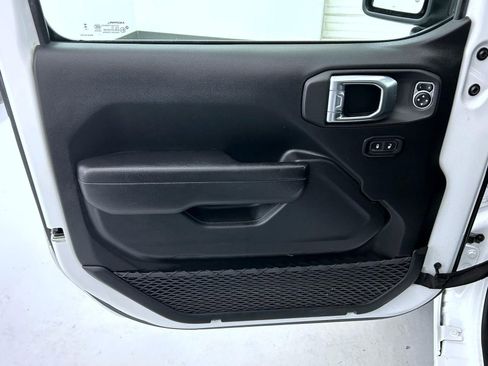 Certified 2023 Jeep Wrangler Sport S image 9