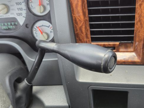 Used 2006 Dodge Ram 1500 Truck SLT RWD image 16