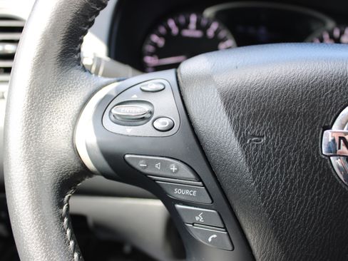 Used 2020 Nissan Pathfinder SV AWD/4WD image 29