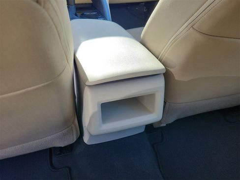 Used 2020 Toyota Camry LE image 11