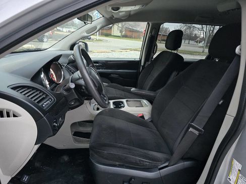 Used 2012 Dodge Grand Caravan SXT image 14