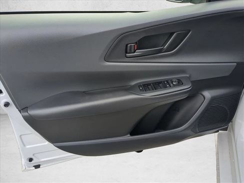 Used 2025 Toyota Prius LE image 10