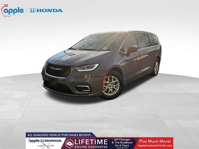 Used 2023 Chrysler Pacifica Touring-L