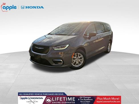 Used 2023 Chrysler Pacifica Touring-L image 1