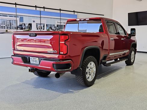 Used 2024 Chevrolet Silverado 3500 High Country w/ High Country Premium Package AWD/4WD image 3