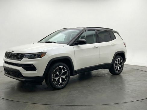Used 2025 Jeep Compass Limited AWD/4WD image 3
