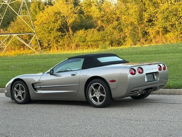 Used 2002 Chevrolet Corvette Convertible w/ Preferred Equipment Group2 RWD image 11