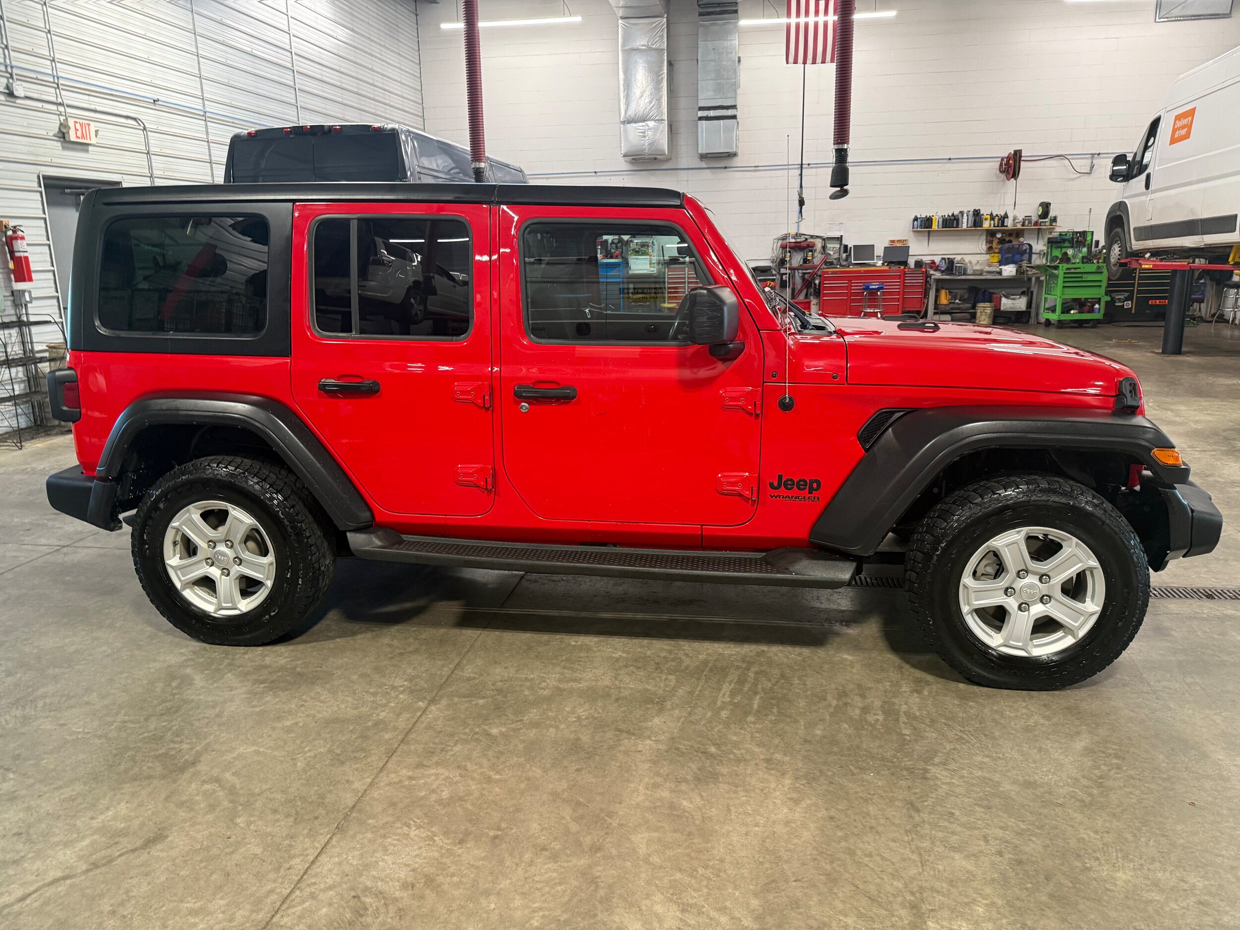 Used 2022 Jeep Wrangler Unlimited Sport w/ Cold Weather Group AWD/4WD image 3