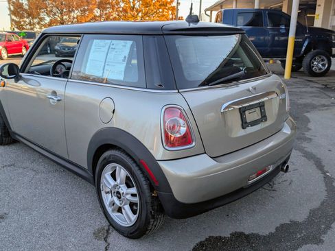 Used 2011 MINI Cooper Hardtop image 3