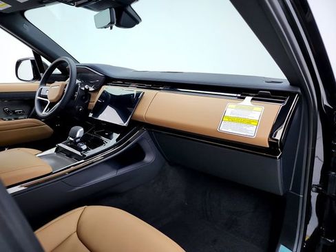 New 2026 Land Rover Range Rover Sport SE AWD/4WD image 17
