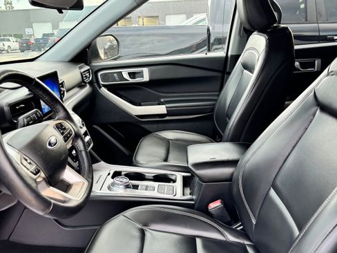 Used 2021 Ford Explorer XLT w/ Equipment Group 202A image 14