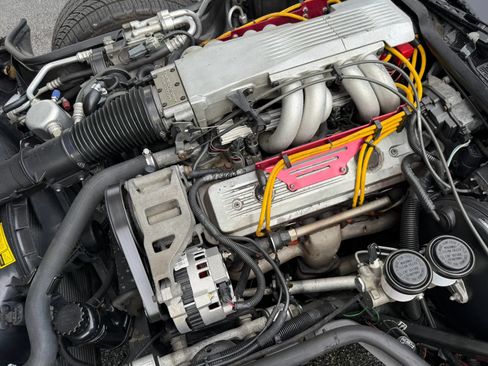 Used 1988 Chevrolet Corvette Coupe RWD image 9