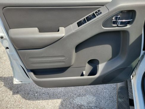 Used 2019 Nissan Frontier SL RWD image 26