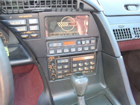 Used 1993 Chevrolet Corvette Coupe RWD image 15