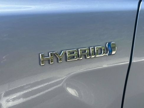 Used 2010 Toyota Camry Hybrid w/ Upgrade Pkg FWD image 12