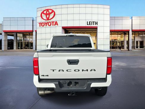 Used 2025 Toyota Tacoma TRD Sport image 6