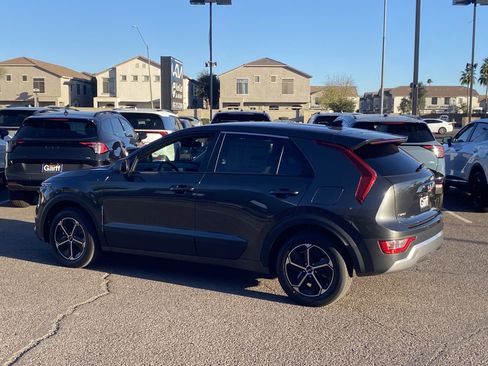 New 2026 Kia Niro LX image 3