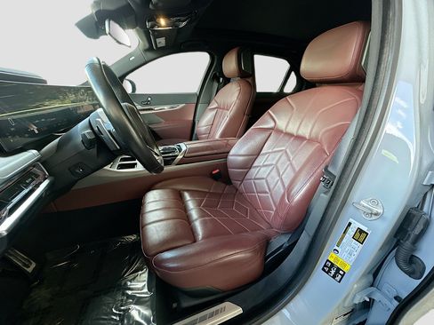 Used 2023 BMW 760i xDrive image 22