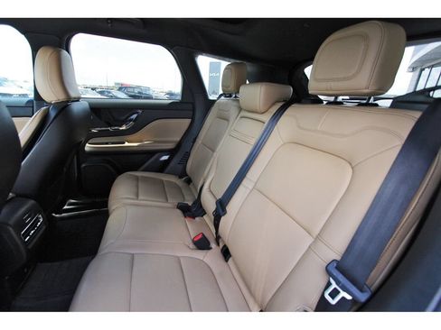 Used 2022 Lincoln Corsair Reserve w/ Luxury Package FWD image 31