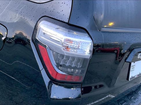 Used 2015 Toyota 4Runner SR5 RWD image 27