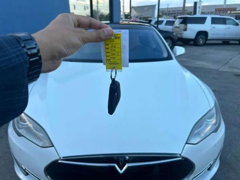 Used 2014 Tesla Model S 85 image 30
