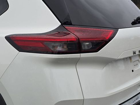 Used 2023 Nissan Rogue SL w/ SL Premium Package image 37