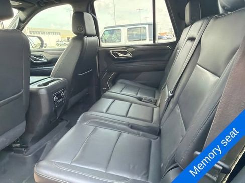 Used 2021 Chevrolet Tahoe Z71 w/ Z71 Signature Package AWD/4WD image 12