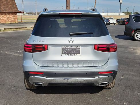 New 2026 Mercedes-Benz GLB 250 image 4