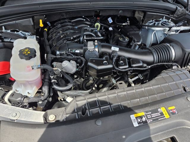 Used 2025 Jeep Grand Cherokee Altitude AWD/4WD image 17