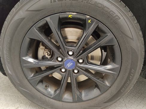 Used 2017 Ford Escape SE w/ Equipment Group 201A AWD/4WD image 31