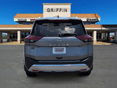 Used 2023 Nissan Rogue Platinum w/ Platinum Premium Package FWD image 8