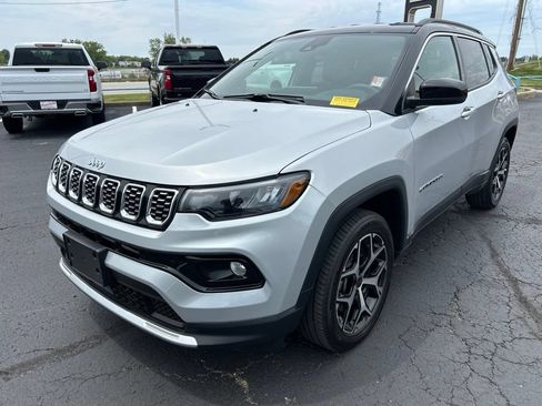 Used 2025 Jeep Compass Limited AWD/4WD image 9
