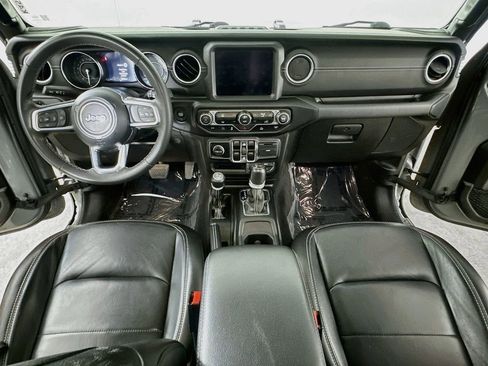Used 2023 Jeep Wrangler Unlimited Sahara AWD/4WD image 16