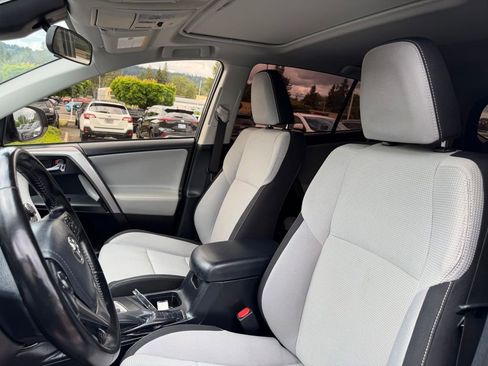 Used 2018 Toyota RAV4 XLE w/ Plus Extra Value Package AWD/4WD image 14