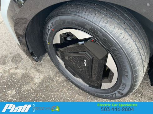 Used 2024 Kia EV9 Land AWD/4WD image 18