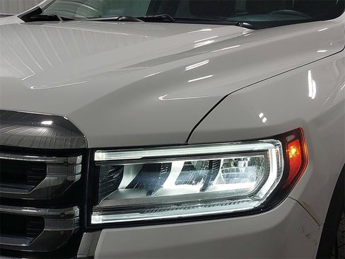 Used 2023 GMC Acadia SLE w/ Driver Convenience Package image 33