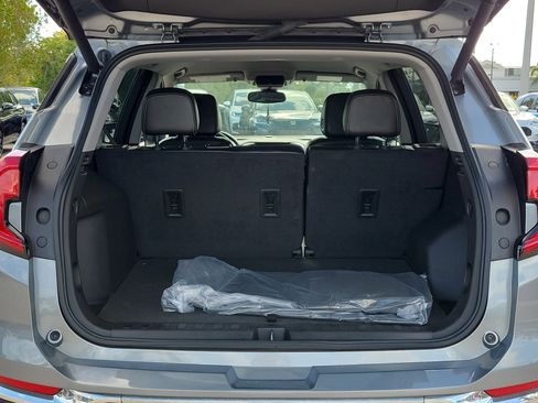 Used 2023 GMC Terrain SLT image 14