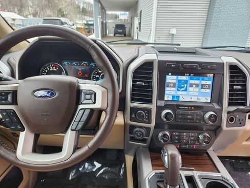 Used 2019 Ford F150 Lariat w/ Equipment Group 502A Luxury image 36
